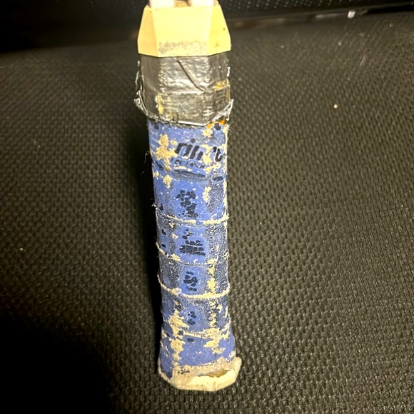 Used Tennis Racket 🎾 - Picture 3 of 4